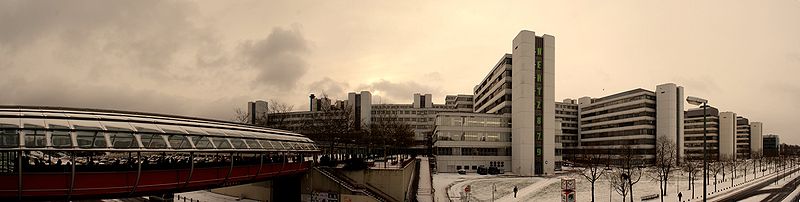 800px-Uni-Bielefeld Panorama Nordseite.jpg